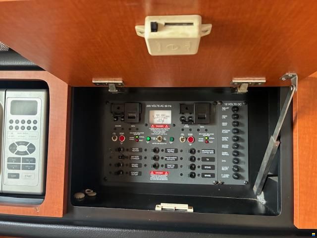 Chaparral 310 Signature