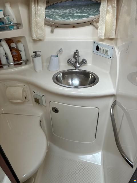 Chaparral 310 Signature