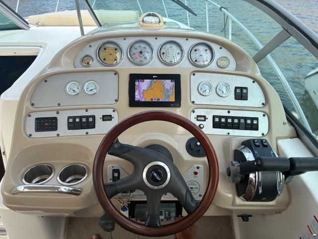 Chaparral 310 Signature