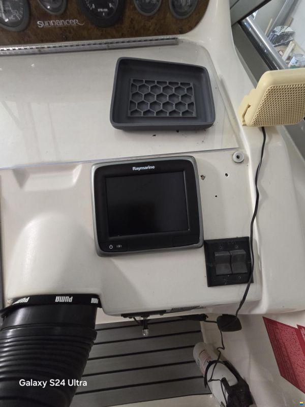 Sea Ray Sundancer 270