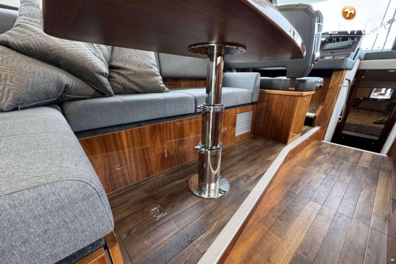 Riviera 39 Open Flybridge