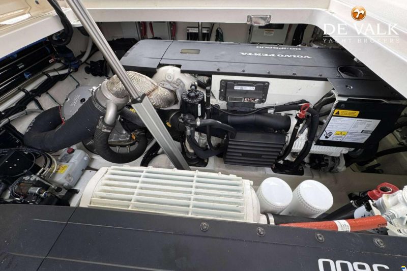 Riviera 39 Open Flybridge