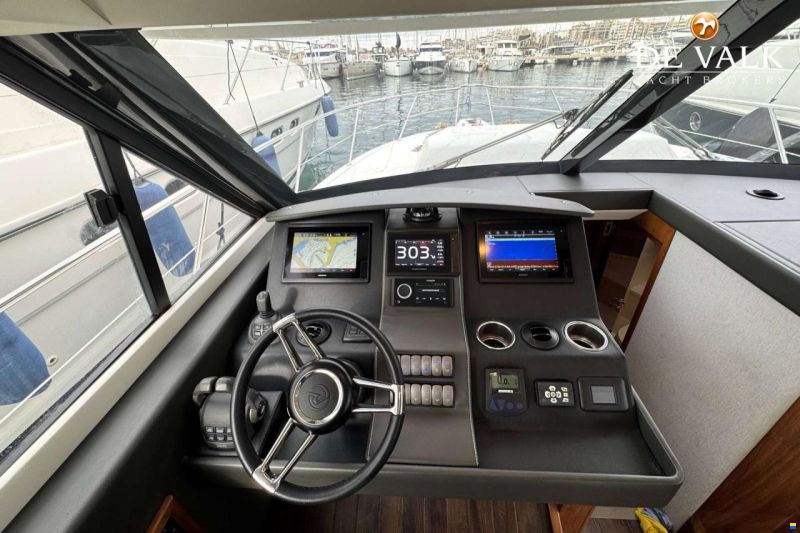Riviera 39 Open Flybridge