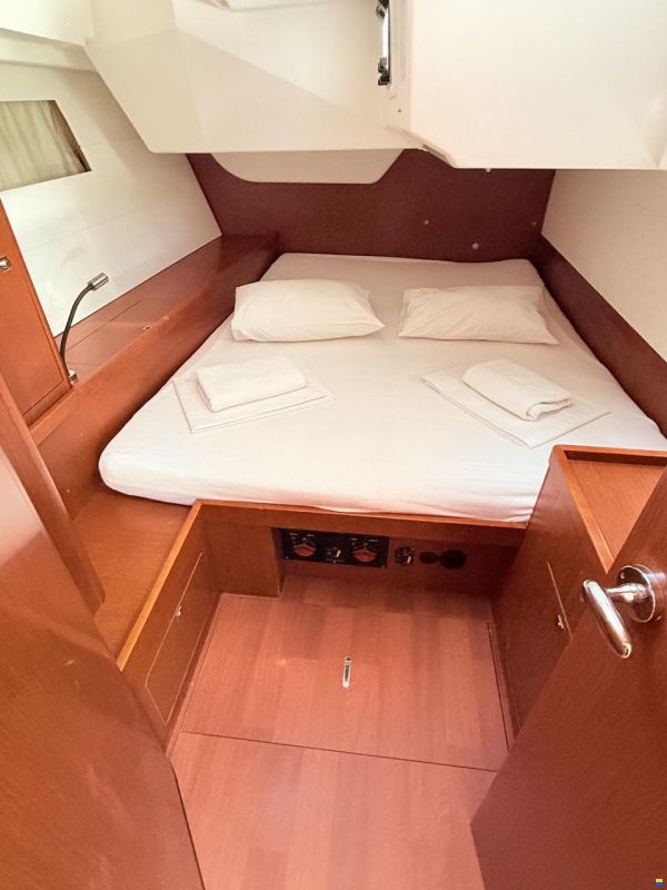 Beneteau Oceanis 48