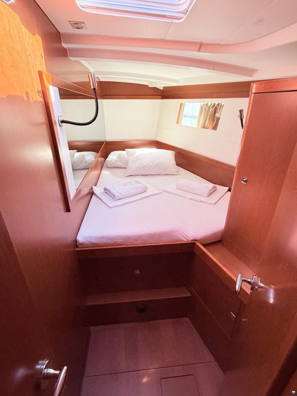 Beneteau Oceanis 48