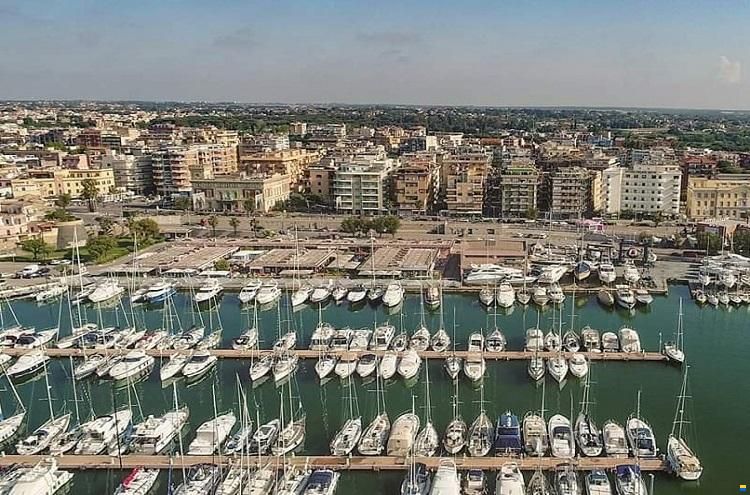 Posto barca 25 M - Marina di Nettuno
