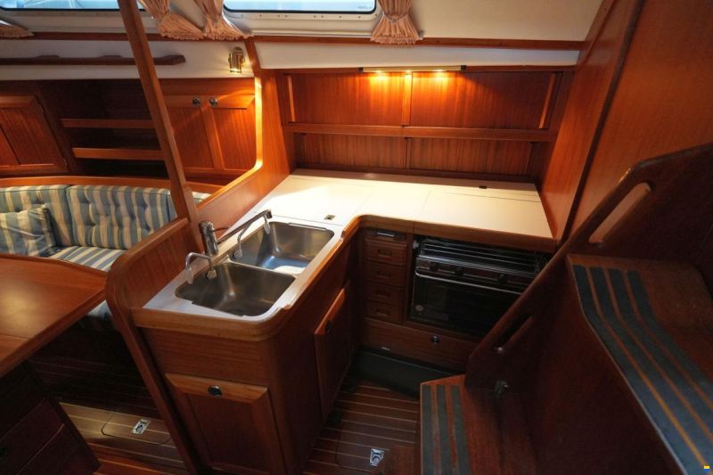 Sweden Yachts 370