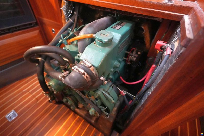 Sweden Yachts 370