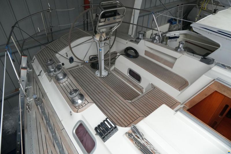 Sweden Yachts 370