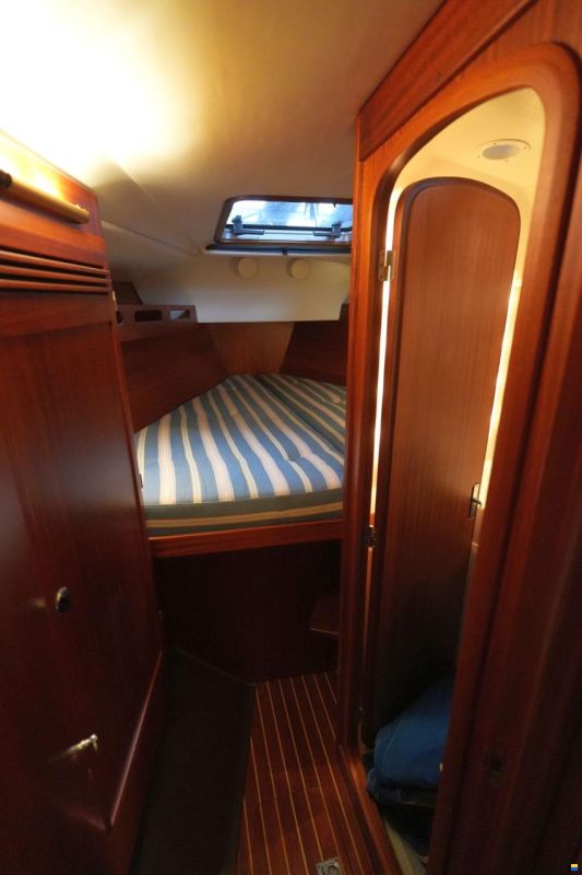 Sweden Yachts 370