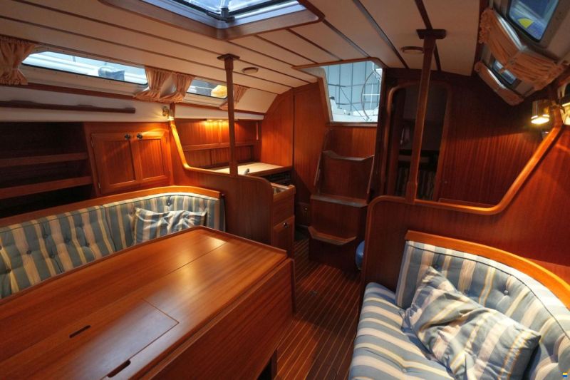 Sweden Yachts 370