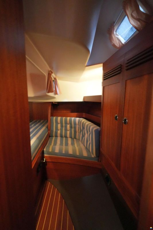 Sweden Yachts 370