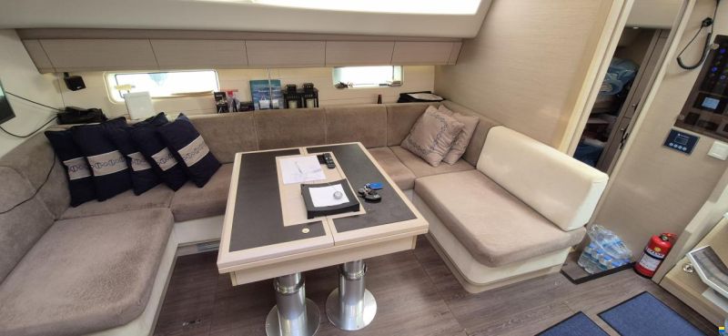 Jeanneau 64 Yacht
