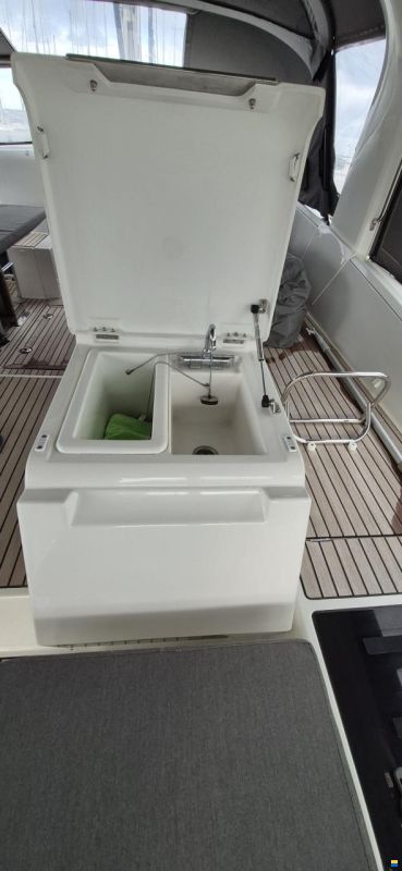 Jeanneau 64 Yacht