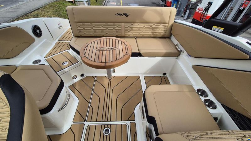 Sea Ray SPX 210 Europe