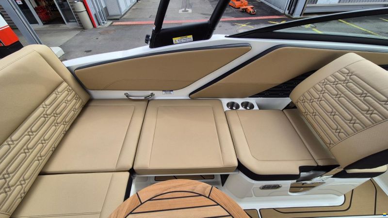 Sea Ray SPX 210 Europe