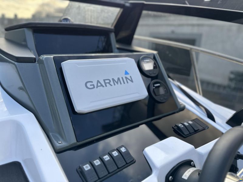Karnic CS700 S Cabin Cruiser