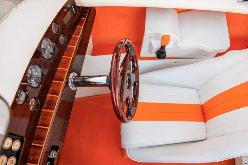 Boesch 560 Sundeck