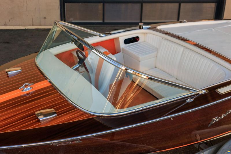 Boesch 560 Sundeck