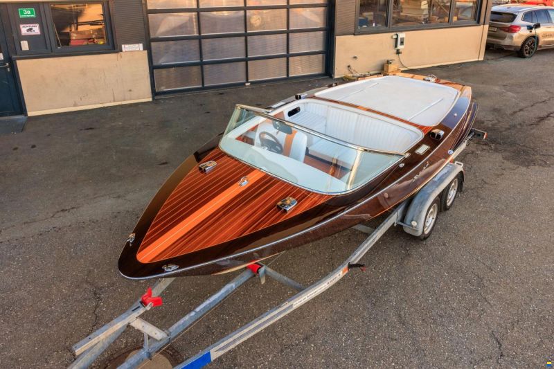 Boesch 560 Sundeck