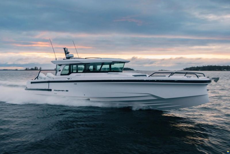 Axopar 38 Cross Cabin