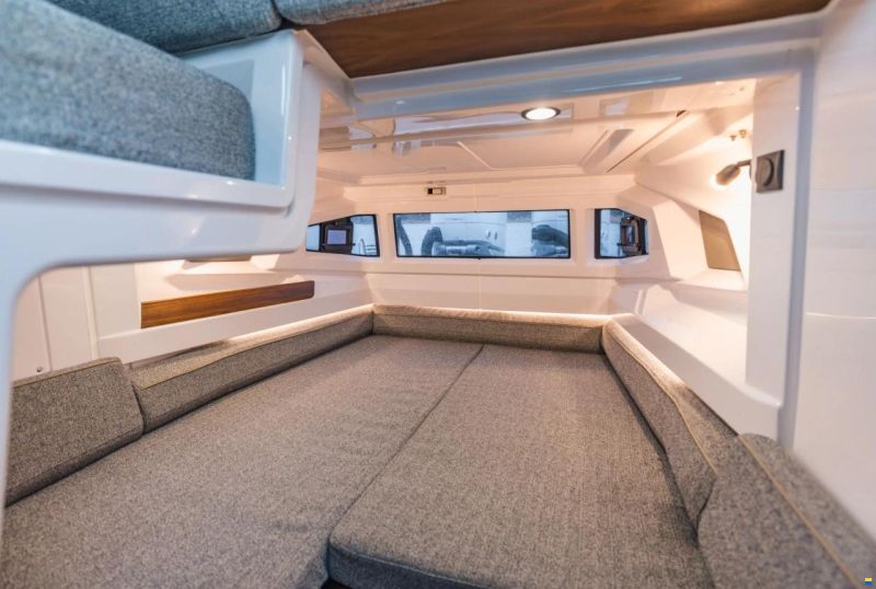 Axopar 38 Cross Cabin