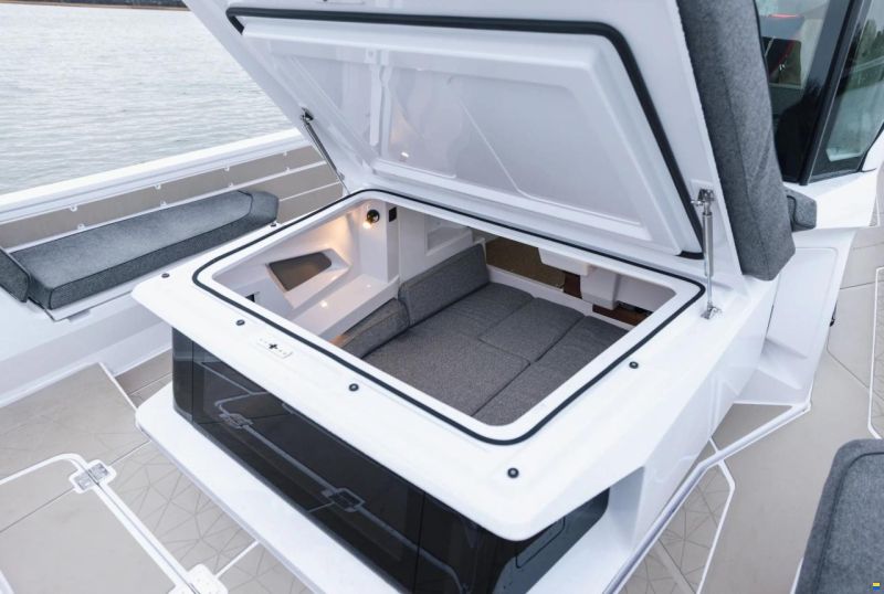 Axopar 38 Cross Cabin