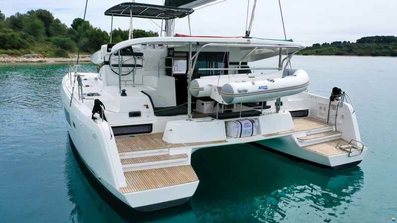 Lagoon 42