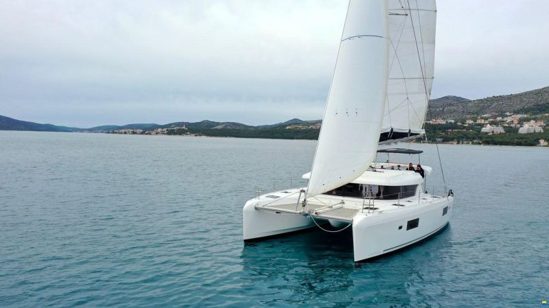 Lagoon 42