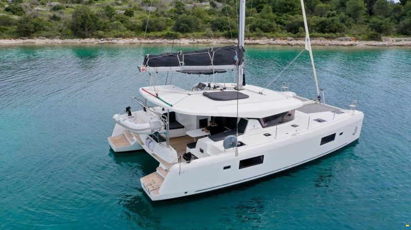 Lagoon 42
