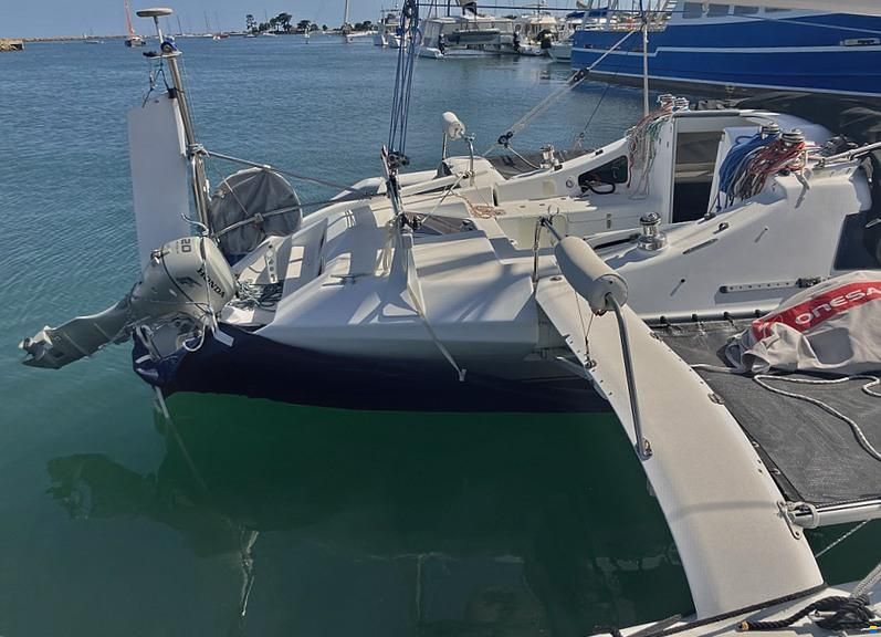 Farrier F32-RX folding trimaran