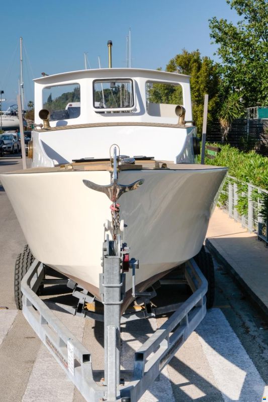 CYB Motor Yacht