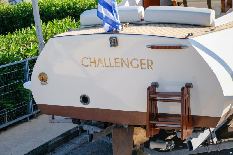CYB Motor Yacht