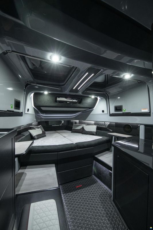 Brabus Shadow 1200 Cross-Top