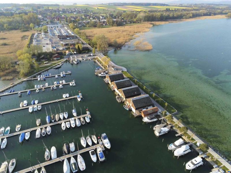 Place d'amarrage &agrave; Chevroux