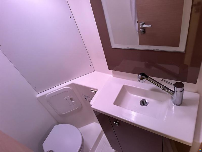 Fountaine Pajot Lucia 40