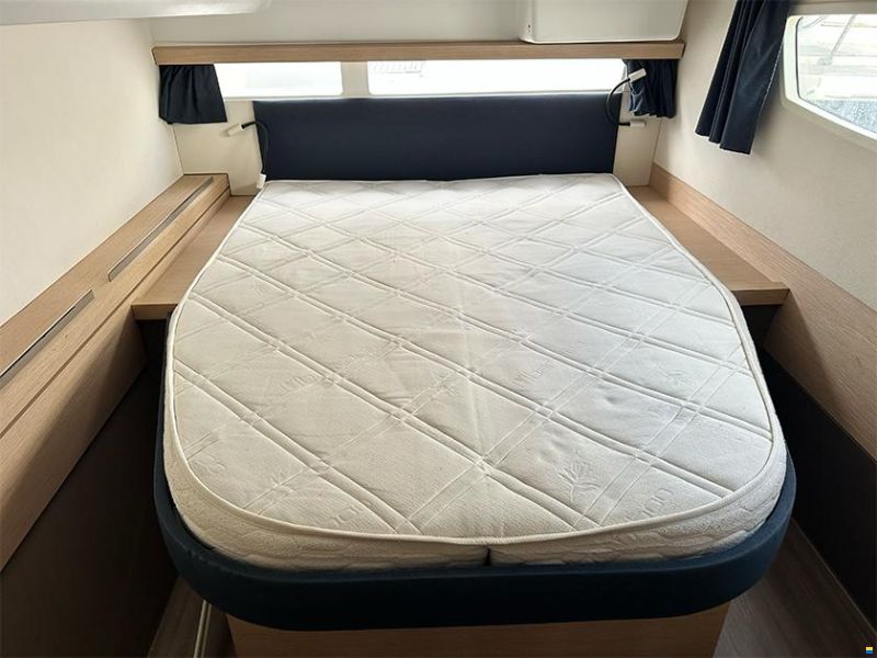 Fountaine Pajot Lucia 40