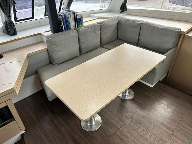 Fountaine Pajot Lucia 40