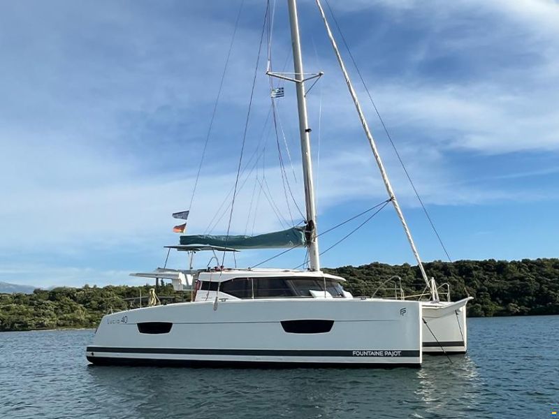 Fountaine Pajot Lucia 40