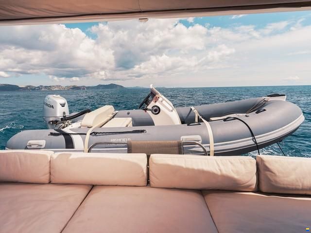 Lagoon 560