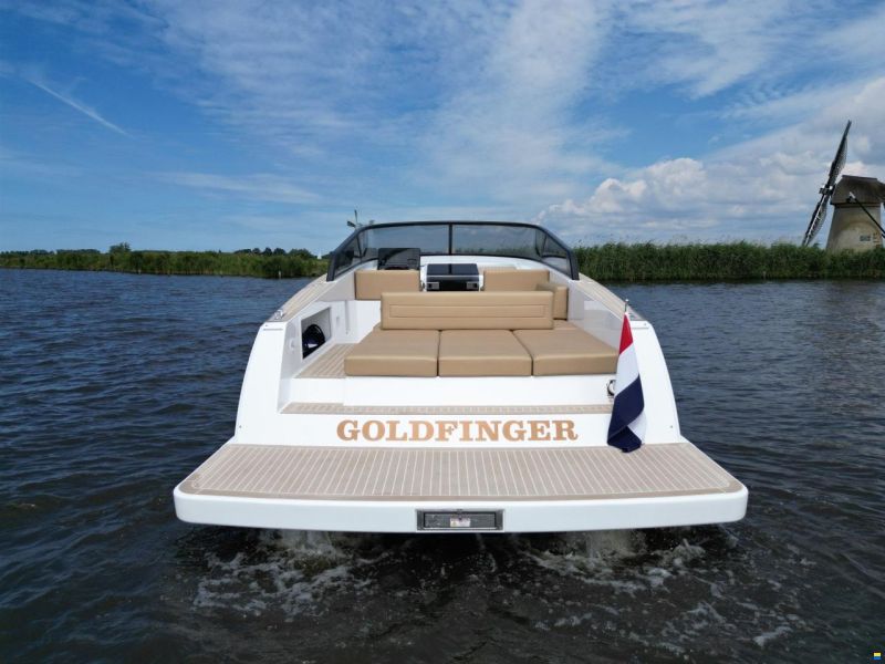 VanDutch 32 - Goldfinger
