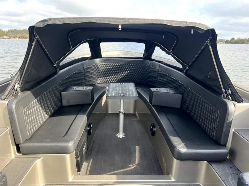 Seafury Hawker 725
