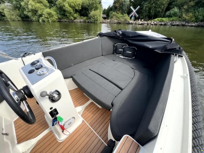 Corsiva 690 Tender