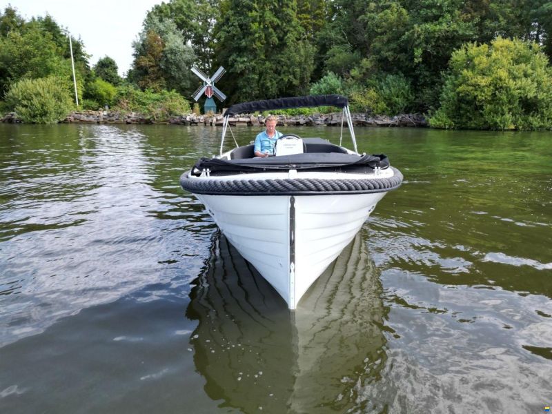 Corsiva 690 Tender
