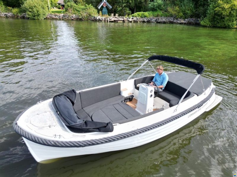Corsiva 690 Tender