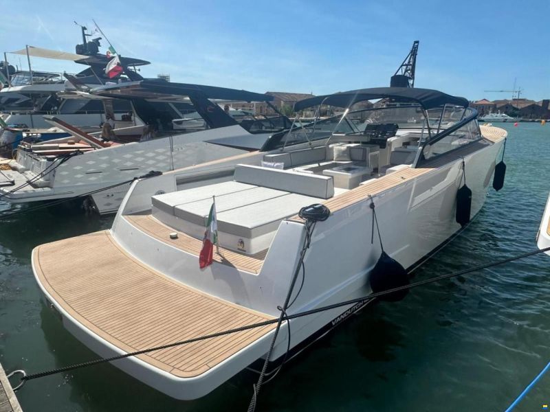VanDutch 48