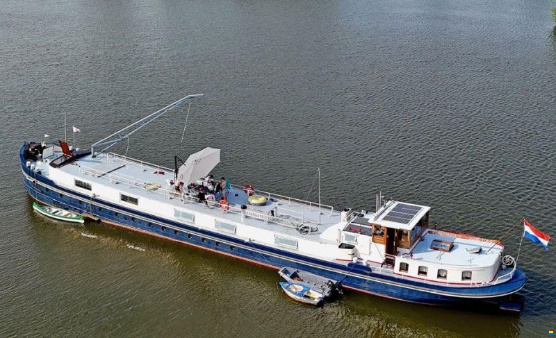 Luxe Motor 36.72, CBB Rijn