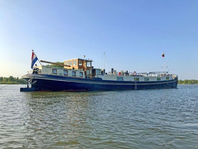 Luxe Motor 36.72, CBB Rijn