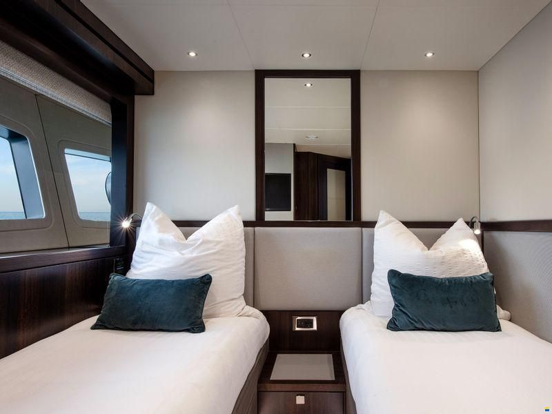 Sunseeker 95 Yacht