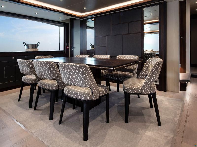Sunseeker 95 Yacht